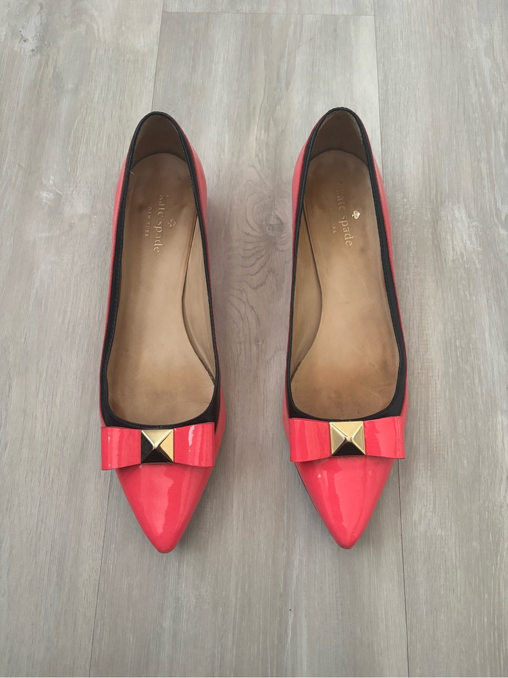 kate spade Coral Patent Pointed-Toe Bow Flats with Gold Accent size 8